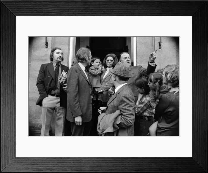 Framed Print : Sophia Loren and her son, Carlo Ponti Jr. visit the West Midlands Safari Park at Bewdley Framed Print : Sophia Loren and her son, Carlo Ponti Jr. visit the West Midlands Safari Park at Bewdley