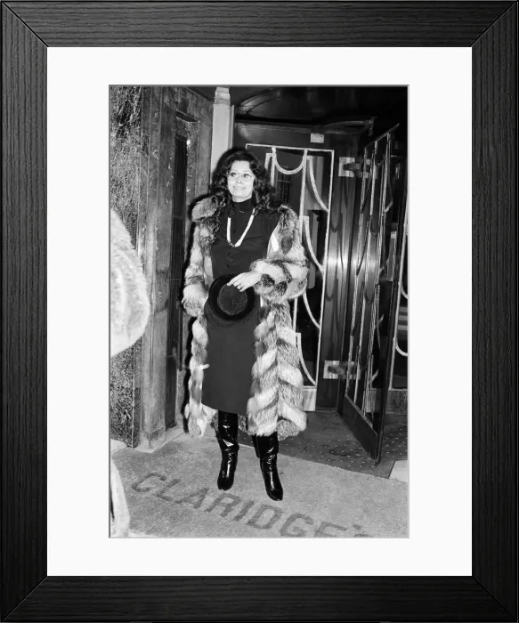 Framed Print : Sophia Loren arriving at Claridges Hotel, London. 25th March 1979 Framed Print : Sophia Loren arriving at Claridges Hotel, London. 25th March 1979