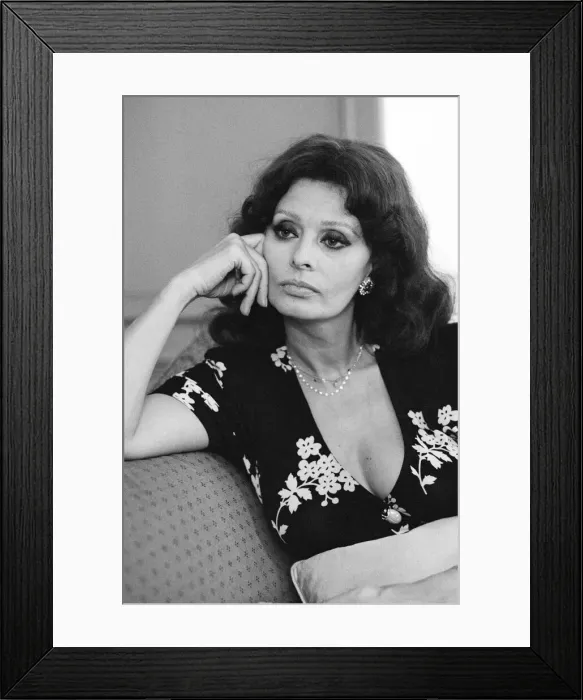 Framed Print : Sophia Loren who is in London to promote her latest book, pictured in her hotel suite