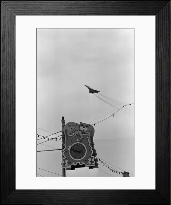 Framed Print : Blackpool came to a standstill as Concorde flew over. Every vantage point was occupied