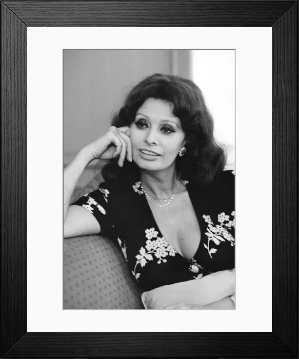 Framed Print : Sophia Loren who is in London to promote her latest book, pictured in her hotel suite