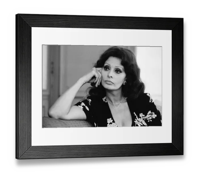 Framed Print : Sophia Loren who is in London to promote her latest book, pictured in her hotel suite