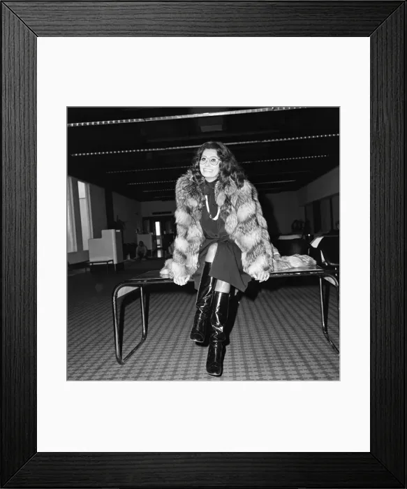 Framed Print : Sophia Loren arriving at Heathrow Airport from Paris. London, 25th March 1979 Framed Print : Sophia Loren arriving at Heathrow Airport from Paris. London, 25th March 1979