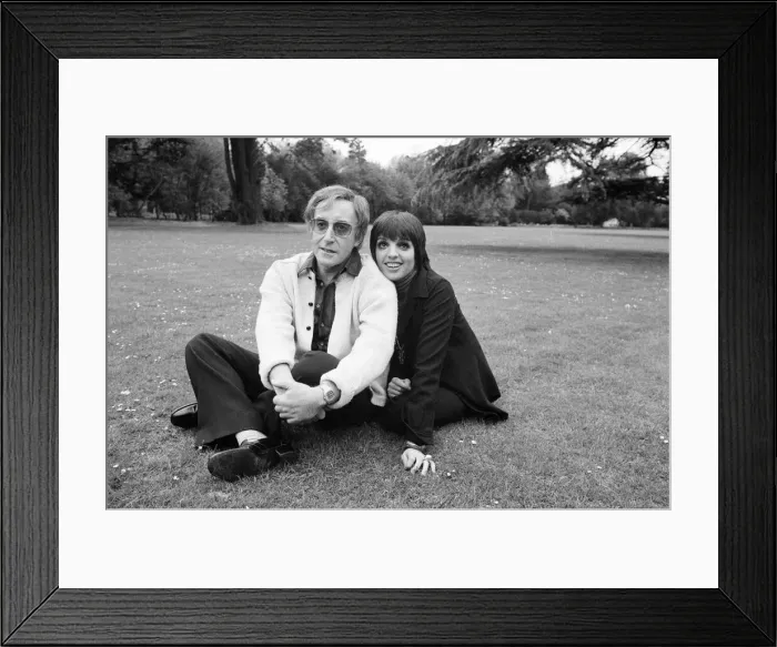 Framed Print : The happy couple, Liza Minnelli and Peter Sellers photographed at Shepperton Studios Framed Print : The happy couple, Liza Minnelli and Peter Sellers photographed at Shepperton Studios