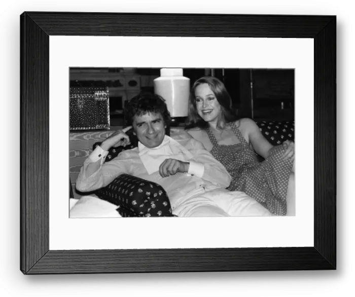 Framed Print : Dudley Moore and Jill Eikenberry in New York. 18th July 1980 Framed Print : Dudley Moore and Jill Eikenberry in New York. 18th July 1980