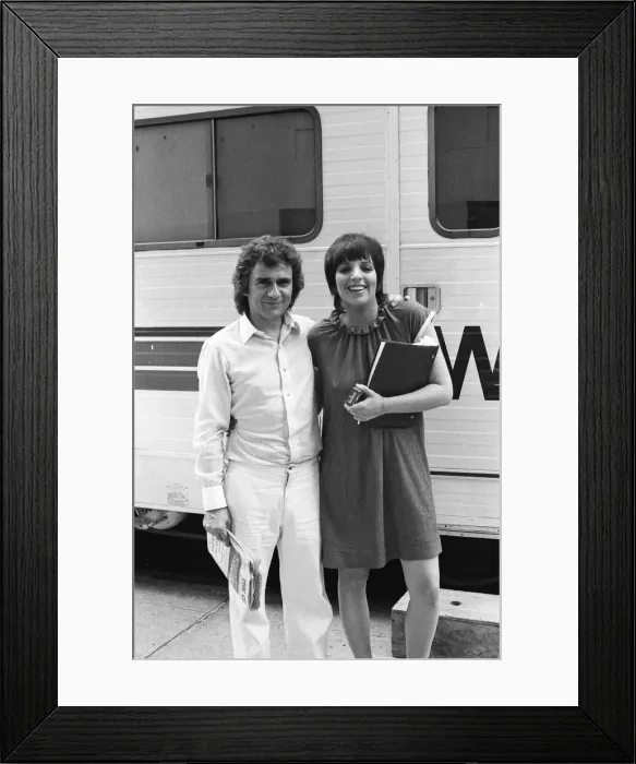 Framed Print : Dudley Moore and Liza Minnelli in New York. 18th July 1980 Framed Print : Dudley Moore and Liza Minnelli in New York. 18th July 1980