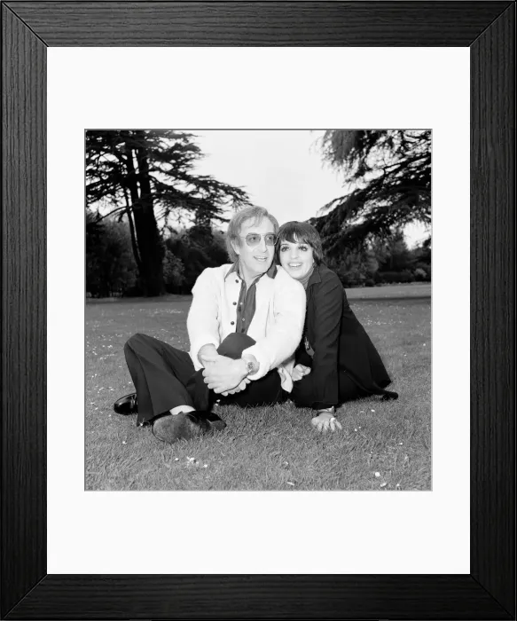 Framed Print : The happy couple, Liza Minnelli and Peter Sellers photographed at Shepperton Studios