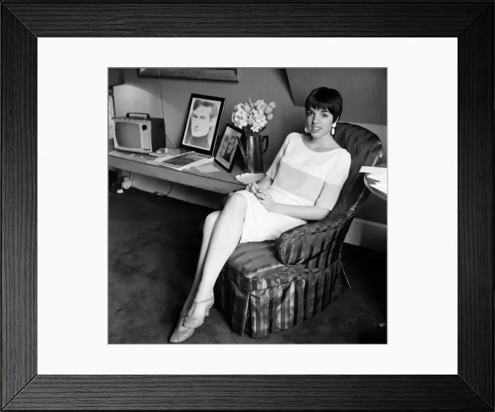 Framed Print : Liza Minnelli pictured at her flat in Chelsea. Photographs of herself