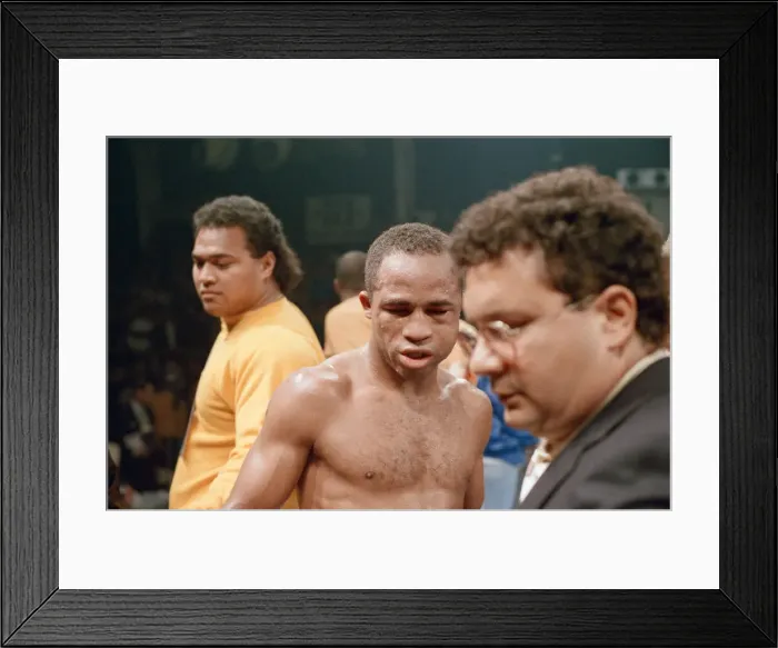 Framed Print : Lloyd Honeyghan vs Marlon Starling for the WBC Welterweight title