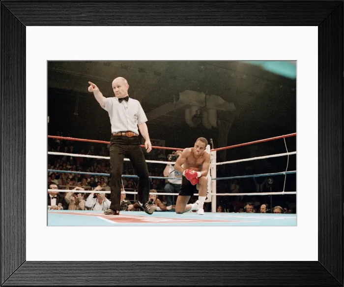 Framed Print : Lloyd Honeyghan vs Marlon Starling for the WBC Welterweight title