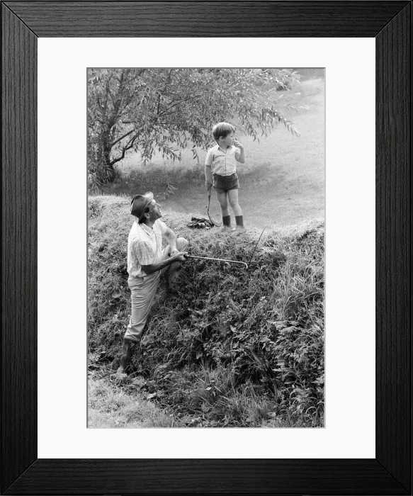 Framed Print : Jeremy Thorpe holidaying at home at his thatched cottage near Cobbaton, Umberleigh, Devon Framed Print : Jeremy Thorpe holidaying at home at his thatched cottage near Cobbaton, Umberleigh, Devon
