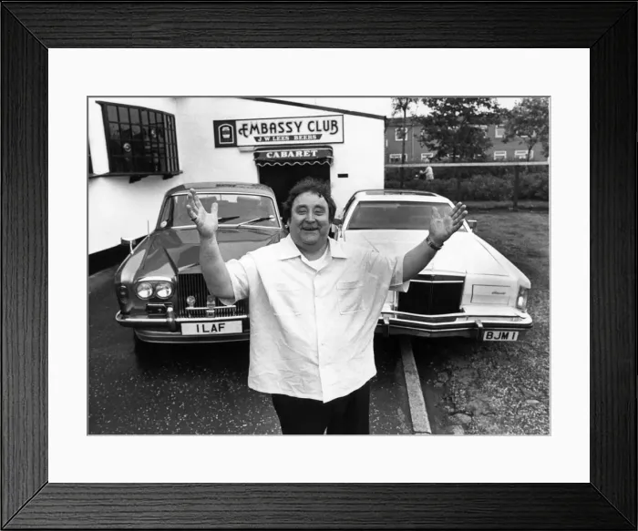 Framed Print : Bernard Manning performing at The Embassy Club in Manchester Framed Print : Bernard Manning performing at The Embassy Club in Manchester