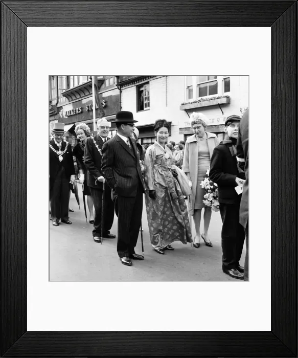 Framed Print : Celebrations for 400 years since the birth of William Shakespeare in Stratford-upon-Avon
