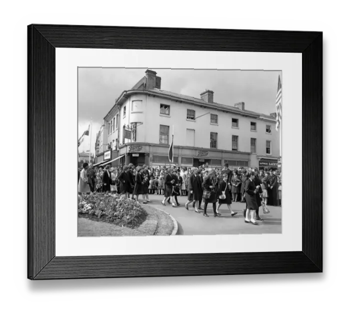 Framed Print : Celebrations for 400 years since the birth of William Shakespeare in Stratford-upon-Avon Framed Print : Celebrations for 400 years since the birth of William Shakespeare in Stratford-upon-Avon