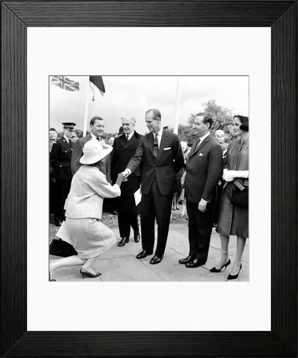 Framed Print : Celebrations for 400 years since the birth of William Shakespeare in Stratford-upon-Avon Framed Print : Celebrations for 400 years since the birth of William Shakespeare in Stratford-upon-Avon