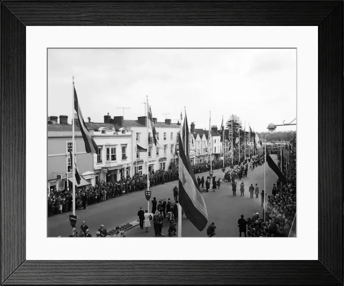 Framed Print : Celebrations for 400 years since the birth of William Shakespeare in Stratford-upon-Avon Framed Print : Celebrations for 400 years since the birth of William Shakespeare in Stratford-upon-Avon