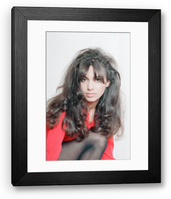 Framed Print : Susanna Hoffs, american singer, guitarist and actress, Studio Pix, London Framed Print : Susanna Hoffs, american singer, guitarist and actress, Studio Pix, London