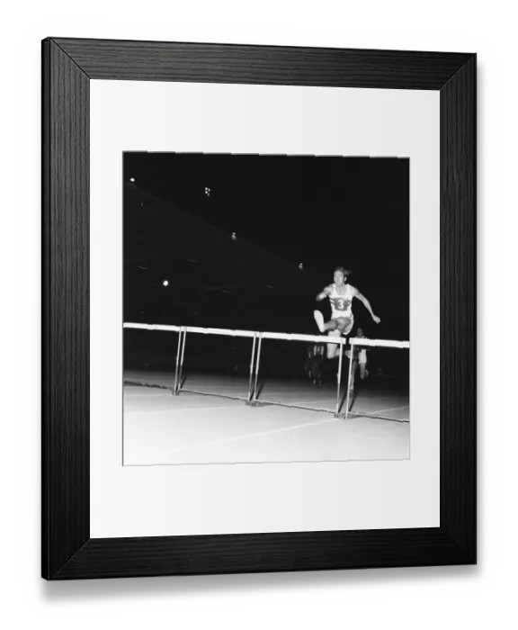 Framed Print : Athletics at Crystal Palace, fifth invitational meeting, London