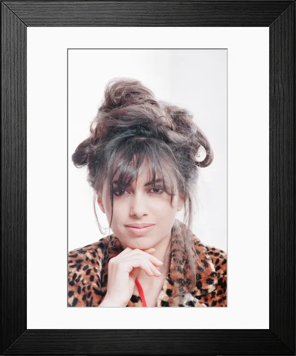 Framed Print : Susanna Hoffs, american singer, guitarist and actress, Studio Pix, London Framed Print : Susanna Hoffs, american singer, guitarist and actress, Studio Pix, London