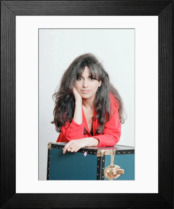 Framed Print : Susanna Hoffs, american singer, guitarist and actress, Studio Pix, London Framed Print : Susanna Hoffs, american singer, guitarist and actress, Studio Pix, London