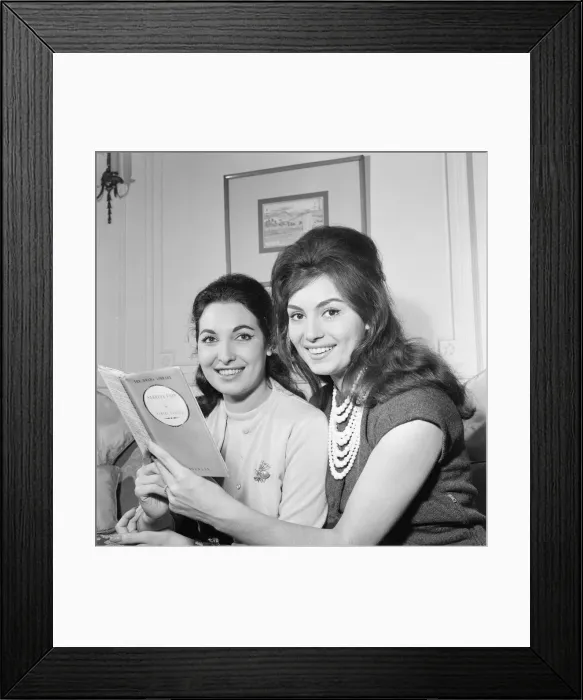 Framed Print : Rosanna Schiaffino, Italian actress, in the UK for a two week stay to learn English Framed Print : Rosanna Schiaffino, Italian actress, in the UK for a two week stay to learn English