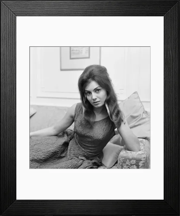 Framed Print : Rosanna Schiaffino, Italian actress, in the UK for a two week stay to learn English Framed Print : Rosanna Schiaffino, Italian actress, in the UK for a two week stay to learn English