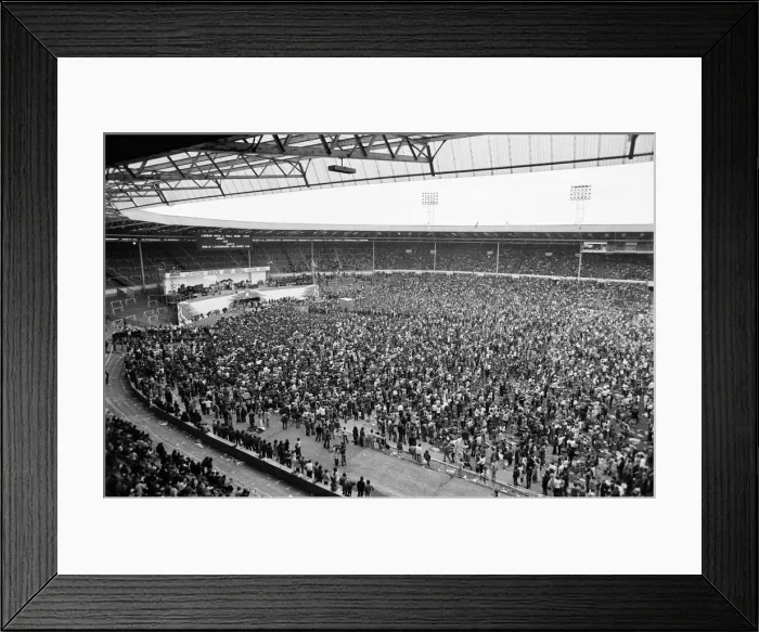 Framed Print : A general view of the audience at the London Rock and Roll Show at Wembley Stadium Framed Print : A general view of the audience at the London Rock and Roll Show at Wembley Stadium