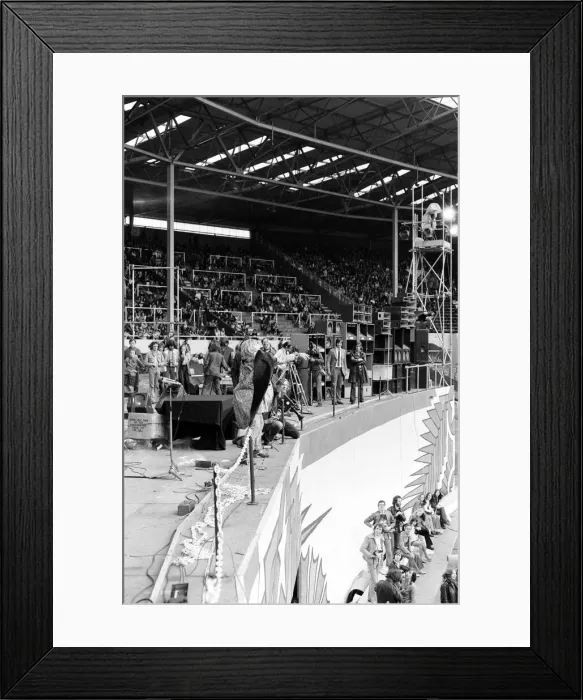 Framed Print : The London Rock and Roll Show at Wembley Stadium, London. Screaming Lord Sutch performing Framed Print : The London Rock and Roll Show at Wembley Stadium, London. Screaming Lord Sutch performing
