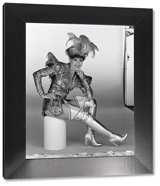 Anita Dobson models pantomime costumes. 5th November 1986