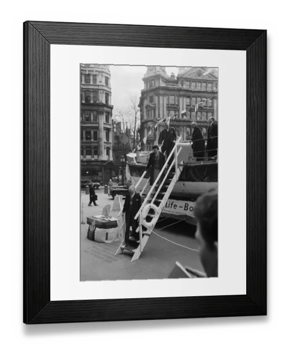 Framed Print : First Lord of the Admiralty Lord Carrington and his wife Lady Carrington Framed Print : First Lord of the Admiralty Lord Carrington and his wife Lady Carrington