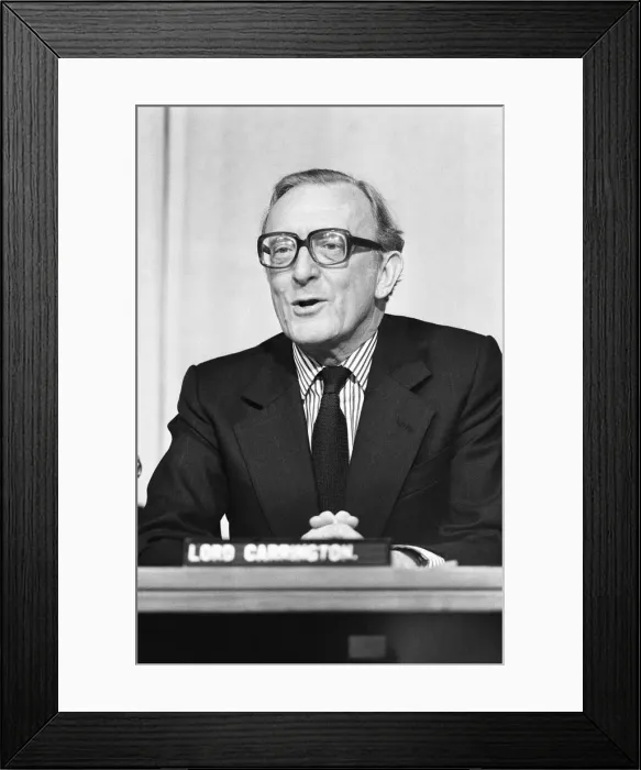 Framed Print : Foreign Secretary Lord Carrington at a conference on Rhodesia. 7th December 1979 Framed Print : Foreign Secretary Lord Carrington at a conference on Rhodesia. 7th December 1979