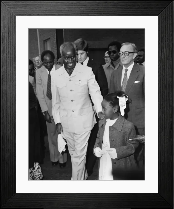 Framed Print : President Kaunda of Zambia is greeted by Foreign Secretary Lord Carrington as he arrives Framed Print : President Kaunda of Zambia is greeted by Foreign Secretary Lord Carrington as he arrives