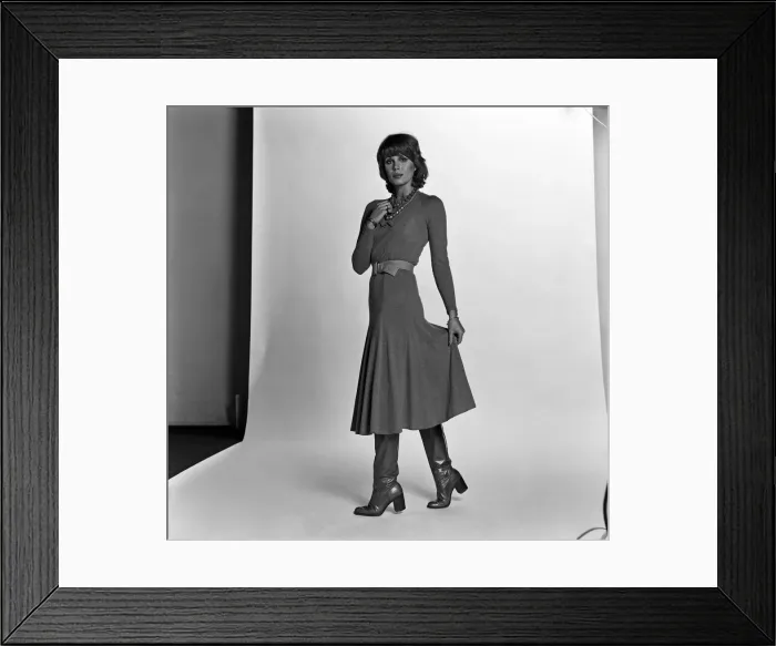Framed Print : Actress Joanna Lumley. 5th September 1974 Framed Print : Actress Joanna Lumley. 5th September 1974