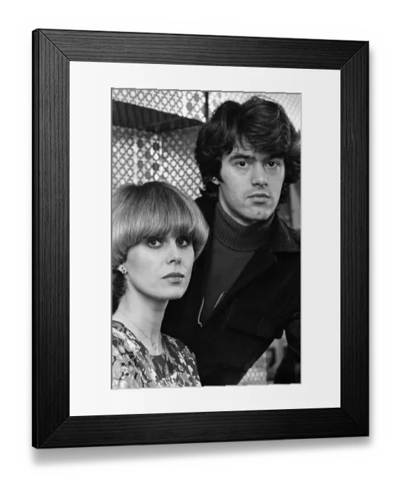Framed Print : Actress Joanna Lumley models her Purdey'haircut with its creator Framed Print : Actress Joanna Lumley models her Purdey'haircut with its creator