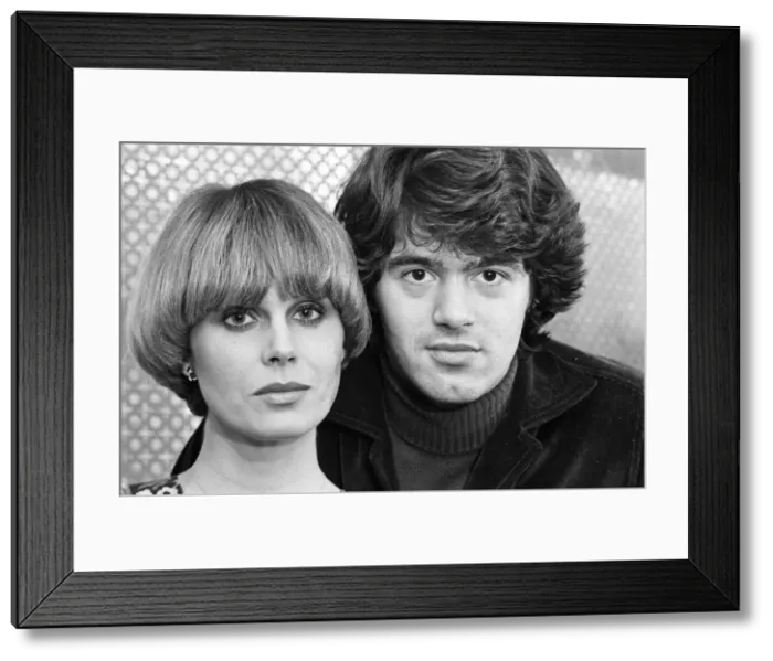 Framed Print : Actress Joanna Lumley models her Purdey'haircut with its creator Framed Print : Actress Joanna Lumley models her Purdey'haircut with its creator