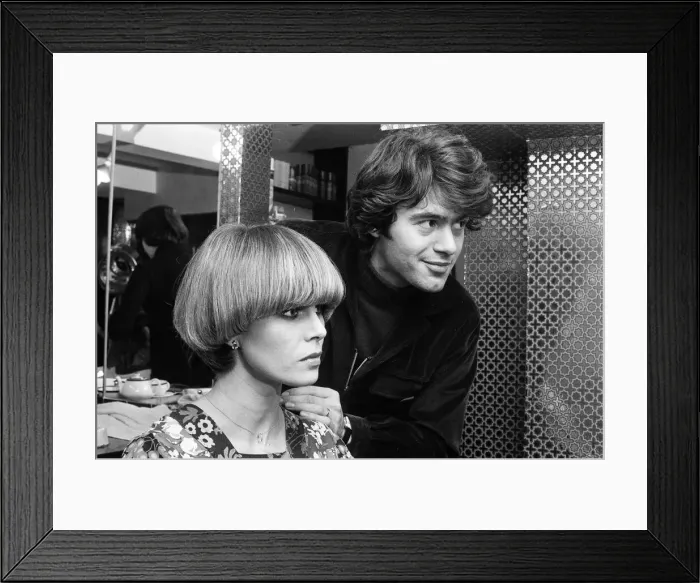 Framed Print : Actress Joanna Lumley models her Purdey'haircut with its creator Framed Print : Actress Joanna Lumley models her Purdey'haircut with its creator