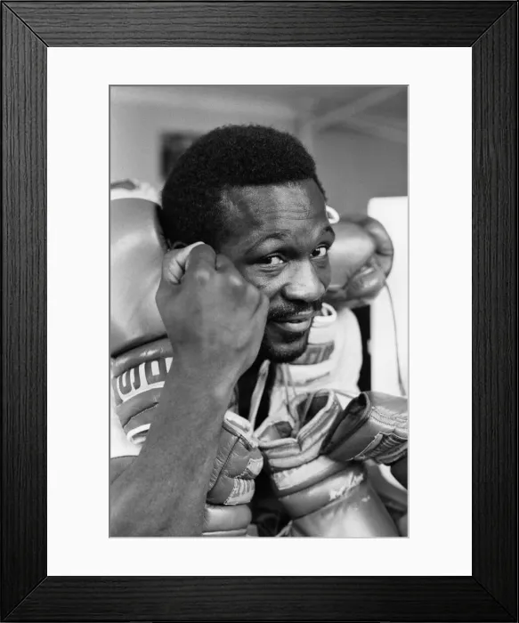 Framed Print : Maurice Hope in the gym ahead of his rematch with Rocky Mattioli for the WBC World Super Framed Print : Maurice Hope in the gym ahead of his rematch with Rocky Mattioli for the WBC World Super