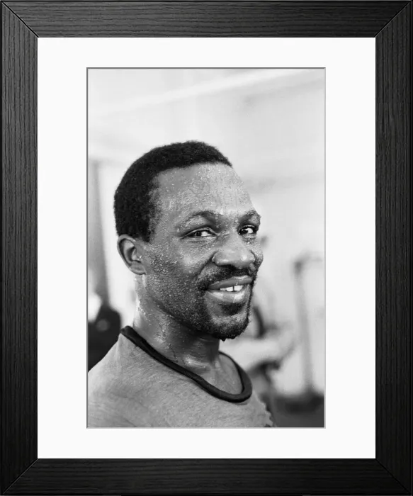 Framed Print : Maurice Hope in the gym ahead of his rematch with Rocky Mattioli for the WBC World Super