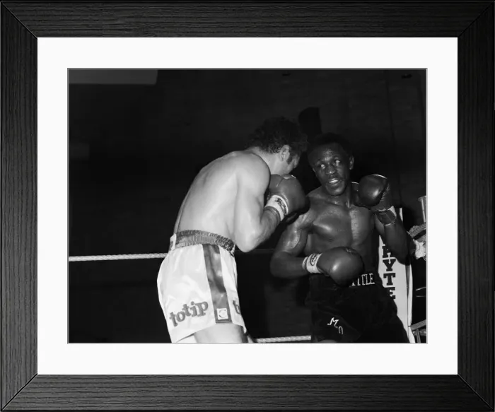 Framed Print : Maurice Hope v Rocky Mattioli (rematch). WBC World Super Welterweight Title at Conference