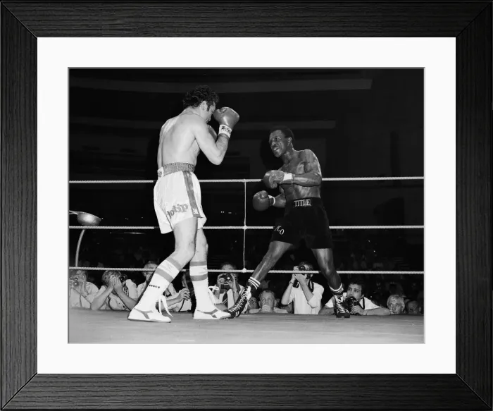 Framed Print : Maurice Hope v Rocky Mattioli (rematch). WBC World Super Welterweight Title at Conference Framed Print : Maurice Hope v Rocky Mattioli (rematch). WBC World Super Welterweight Title at Conference