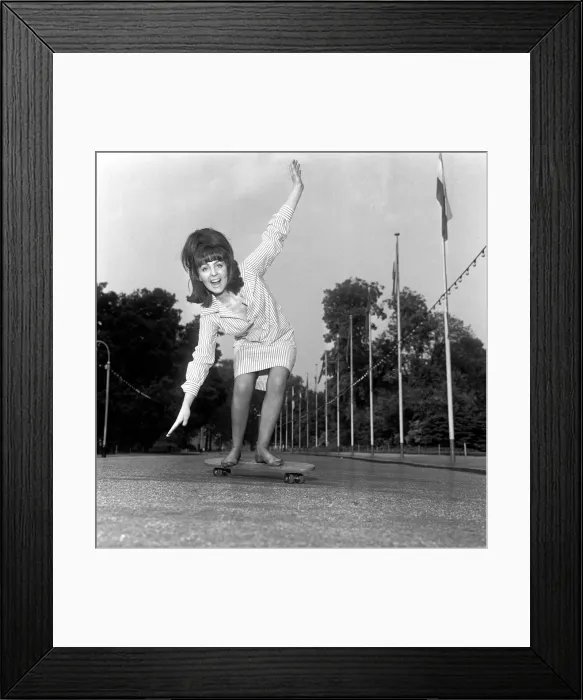 Framed Print : Actress Pauline Collins goes skateboarding. 4th June 1965 Framed Print : Actress Pauline Collins goes skateboarding. 4th June 1965