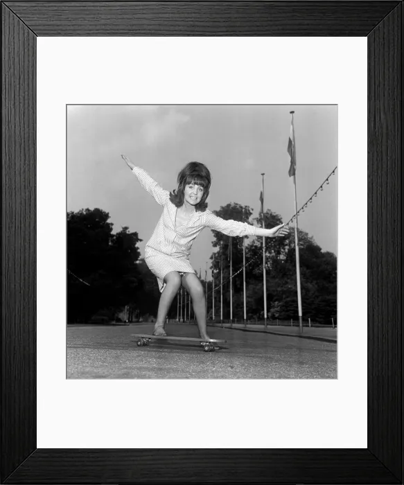 Framed Print : Actress Pauline Collins goes skateboarding. 4th June 1965 Framed Print : Actress Pauline Collins goes skateboarding. 4th June 1965