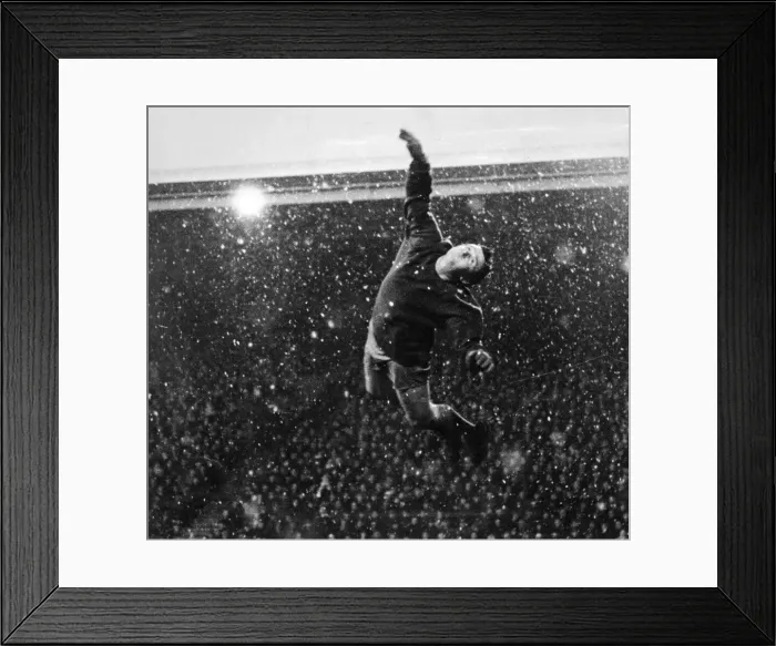 Framed Print : Liverpool goalkeeper Tommy Lawrence in action during the match against Arsenal at Anfield Framed Print : Liverpool goalkeeper Tommy Lawrence in action during the match against Arsenal at Anfield