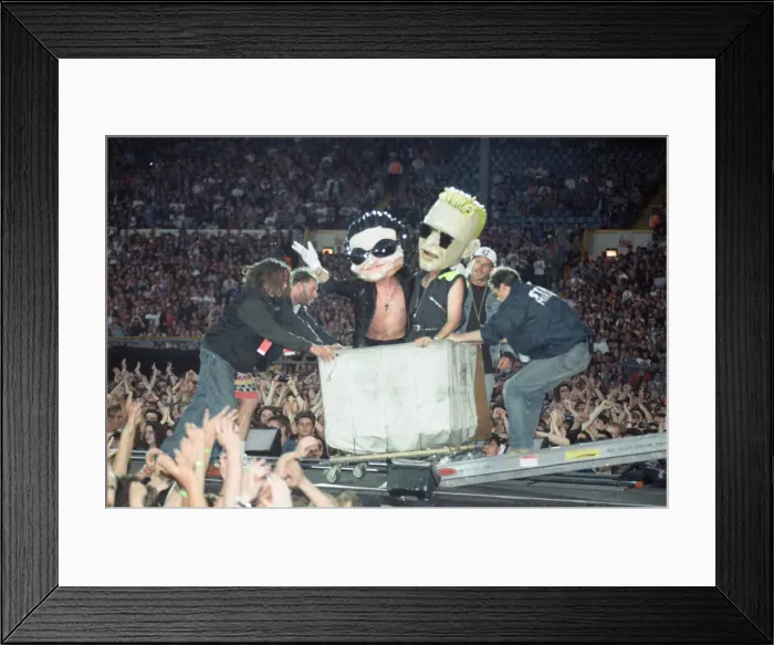 Framed Print : U2 in concert, Zoo TV Tour, Wembley Stadium. 11th August 1993