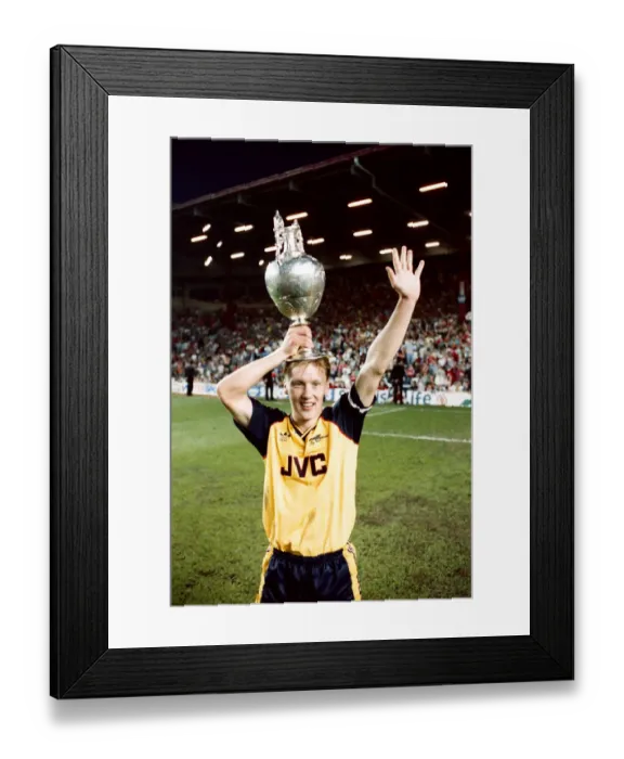 Framed Print : Liverpool 0 v 2 Arsenal, Division One League Title clincher at Anfield, Liverpool