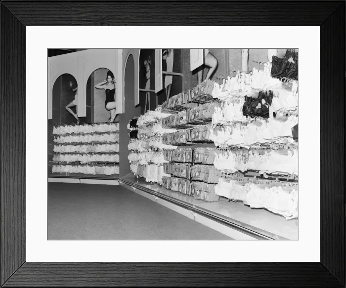 Framed Print : First look at new Tesco Store, England, Saturday 20th October 1979. (Location TBC) Framed Print : First look at new Tesco Store, England, Saturday 20th October 1979. (Location TBC)