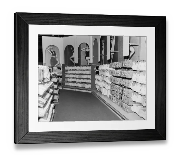 Framed Print : First look at new Tesco Store, England, Saturday 20th October 1979. (Location TBC)