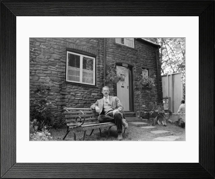 Framed Print : Roy Marsden on the set of The Black Tower'in Norfolk. 25th July 1985 Framed Print : Roy Marsden on the set of The Black Tower'in Norfolk. 25th July 1985