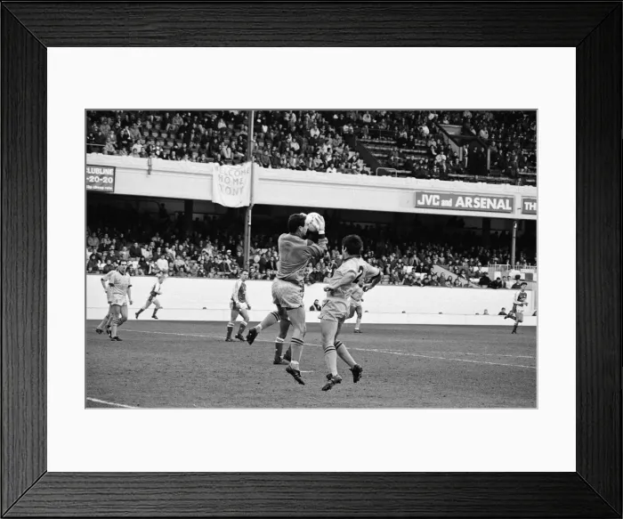 Framed Print : Reading Reserves v Arsenal Reserves held at Highbury. 16th February 1991 Framed Print : Reading Reserves v Arsenal Reserves held at Highbury. 16th February 1991