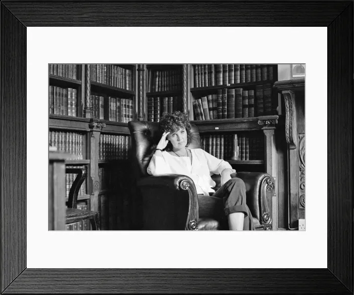 Framed Print : Pauline Collins on the set of The Black Tower'in Norfolk. 25th July 1985 Framed Print : Pauline Collins on the set of The Black Tower'in Norfolk. 25th July 1985